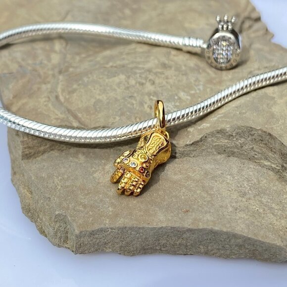 💜 Marvel The Avengers Infinity Gauntlet Dangle Charm - Picture 10 of 11